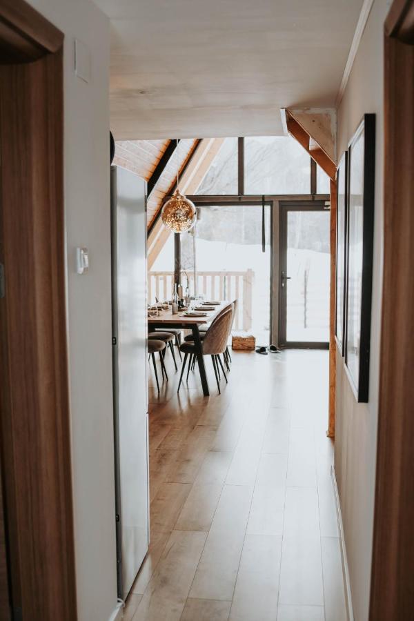 Harmony Villa Lupeni Straja Екстериор снимка