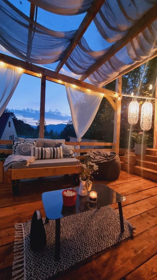 Harmony Villa Lupeni Straja Екстериор снимка