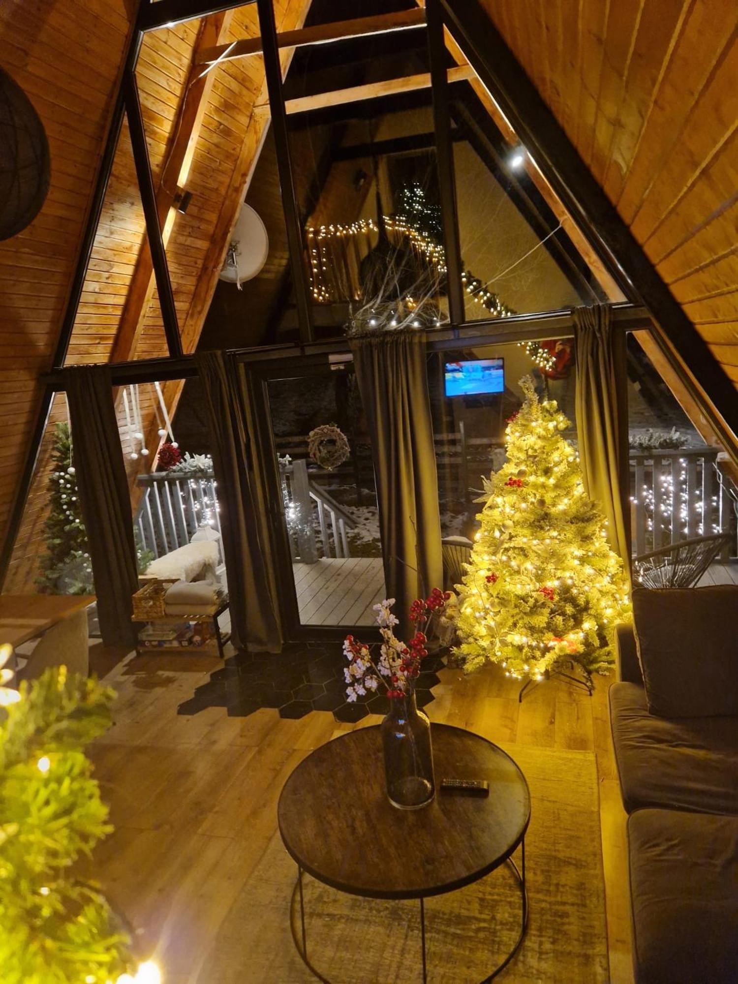 Harmony Villa Lupeni Straja Екстериор снимка